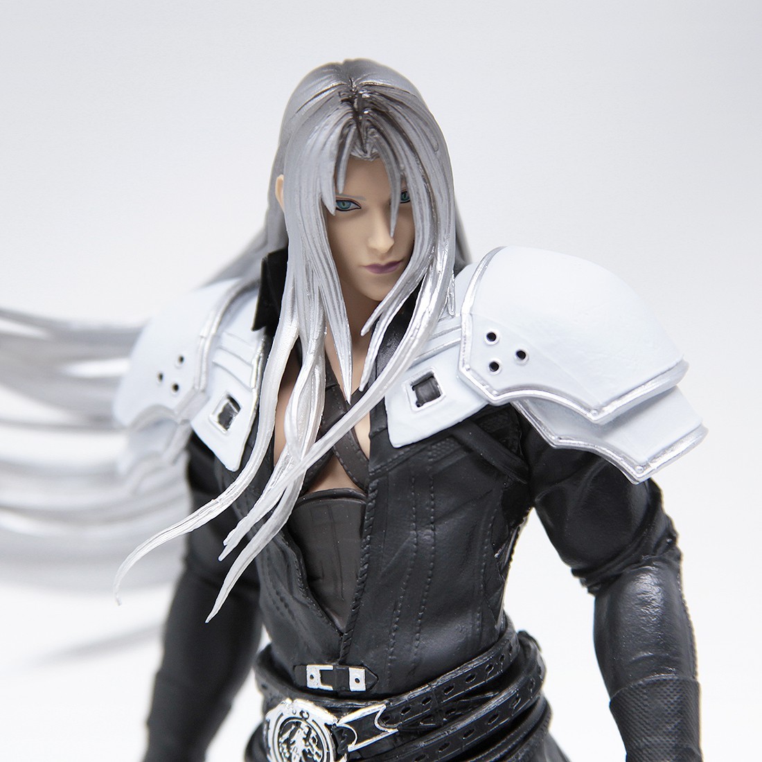 sephiroth statue with wing