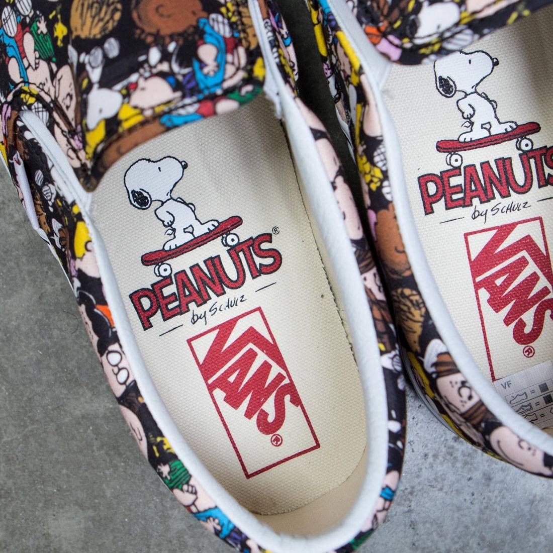 vans x peanuts slip-on shoes