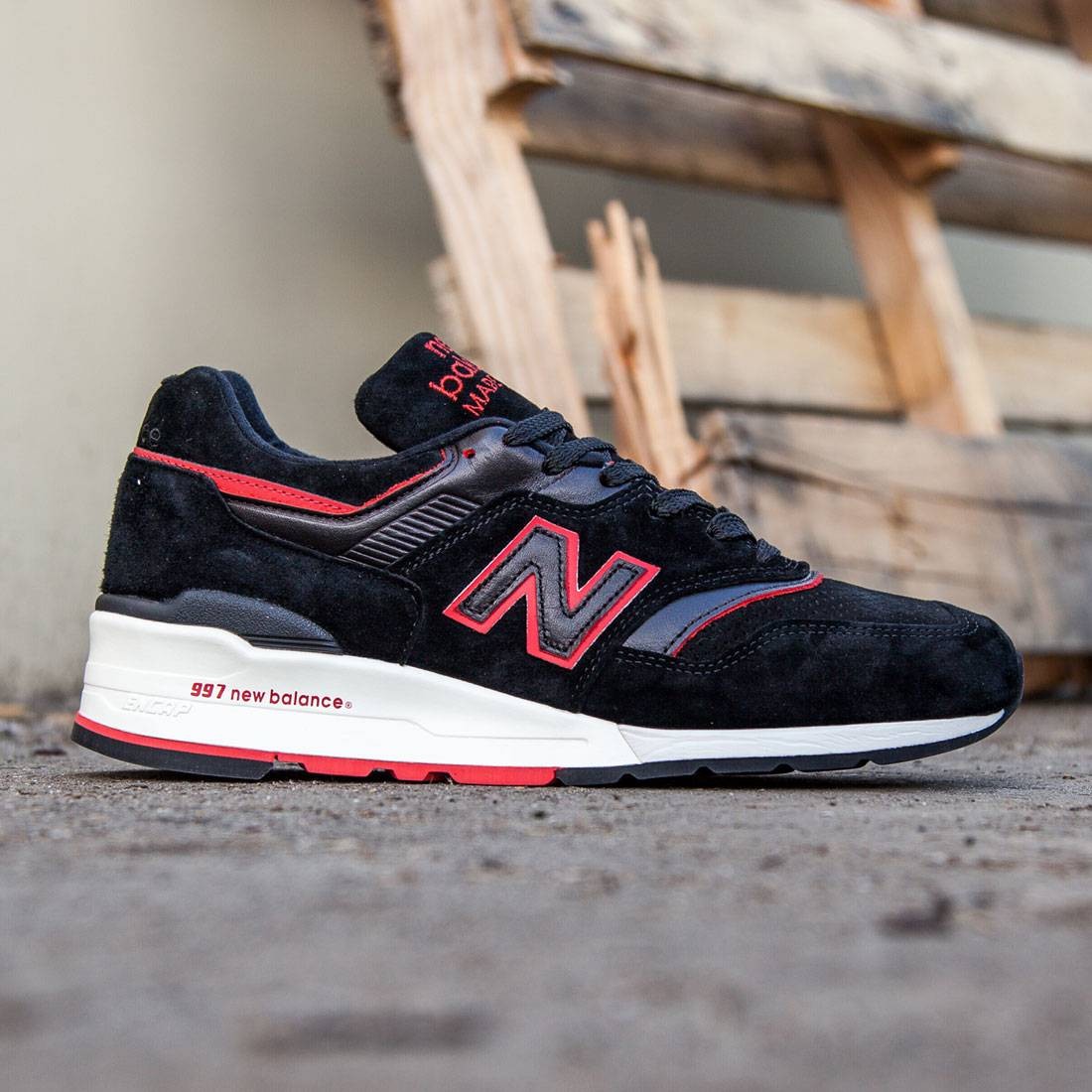 black and red new balance