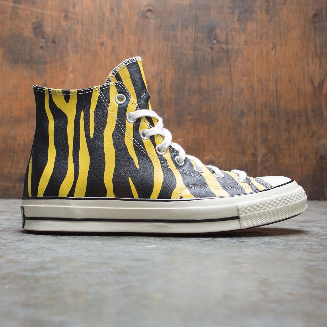 converse black and yellow