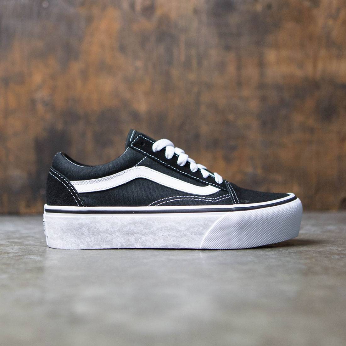 womens vans old skool black and white 