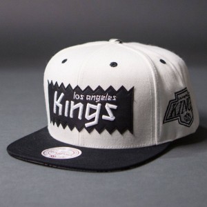 BAIT x NHL x Mitchell And Ness Los Angeles Kings STA3 Wool Snapback Cap (white / black)