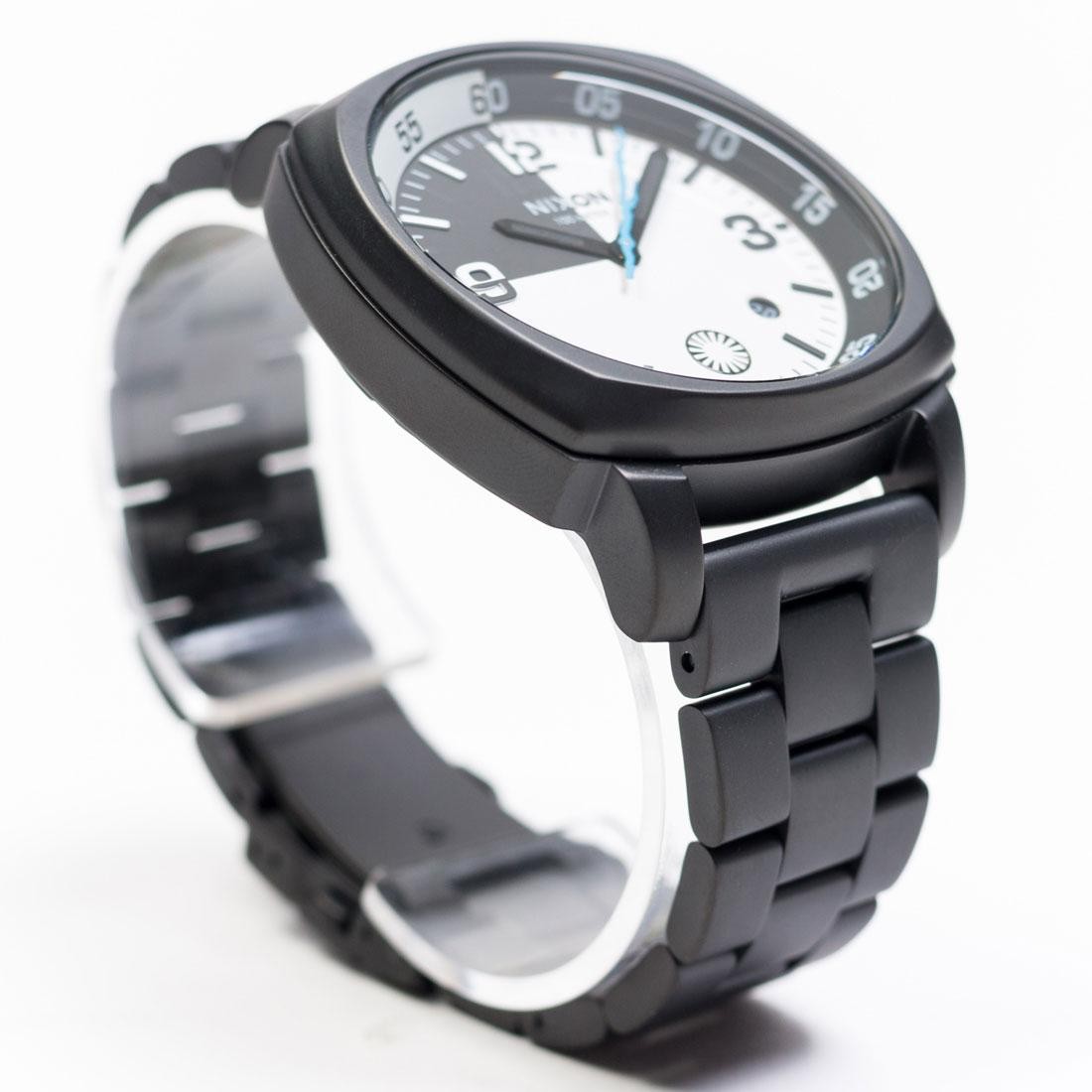 Nixon charger on sale