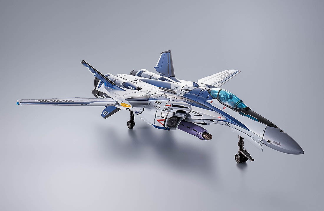 Bandai DX Chogokin Macross Frontier VF-25 Messiah Valkyrie