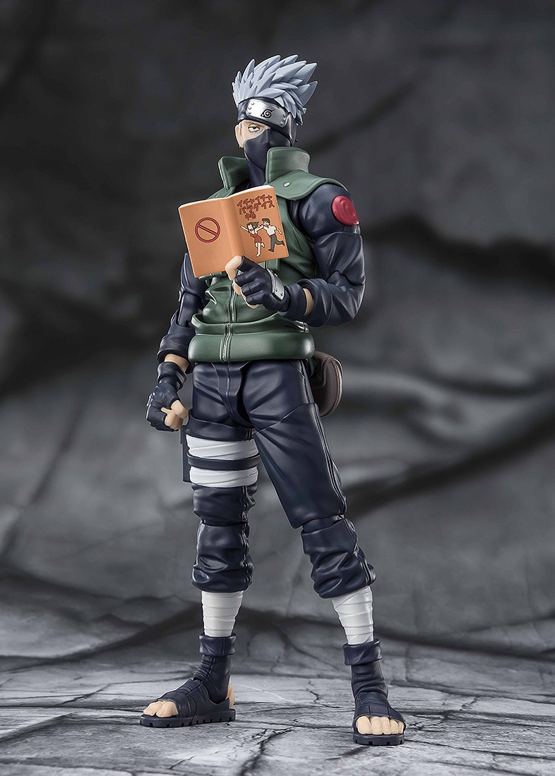 Bandai S.H.Figuarts Naruto Shippuden He Who Bears All Hatred Sasuke Uchiha  Figure gray