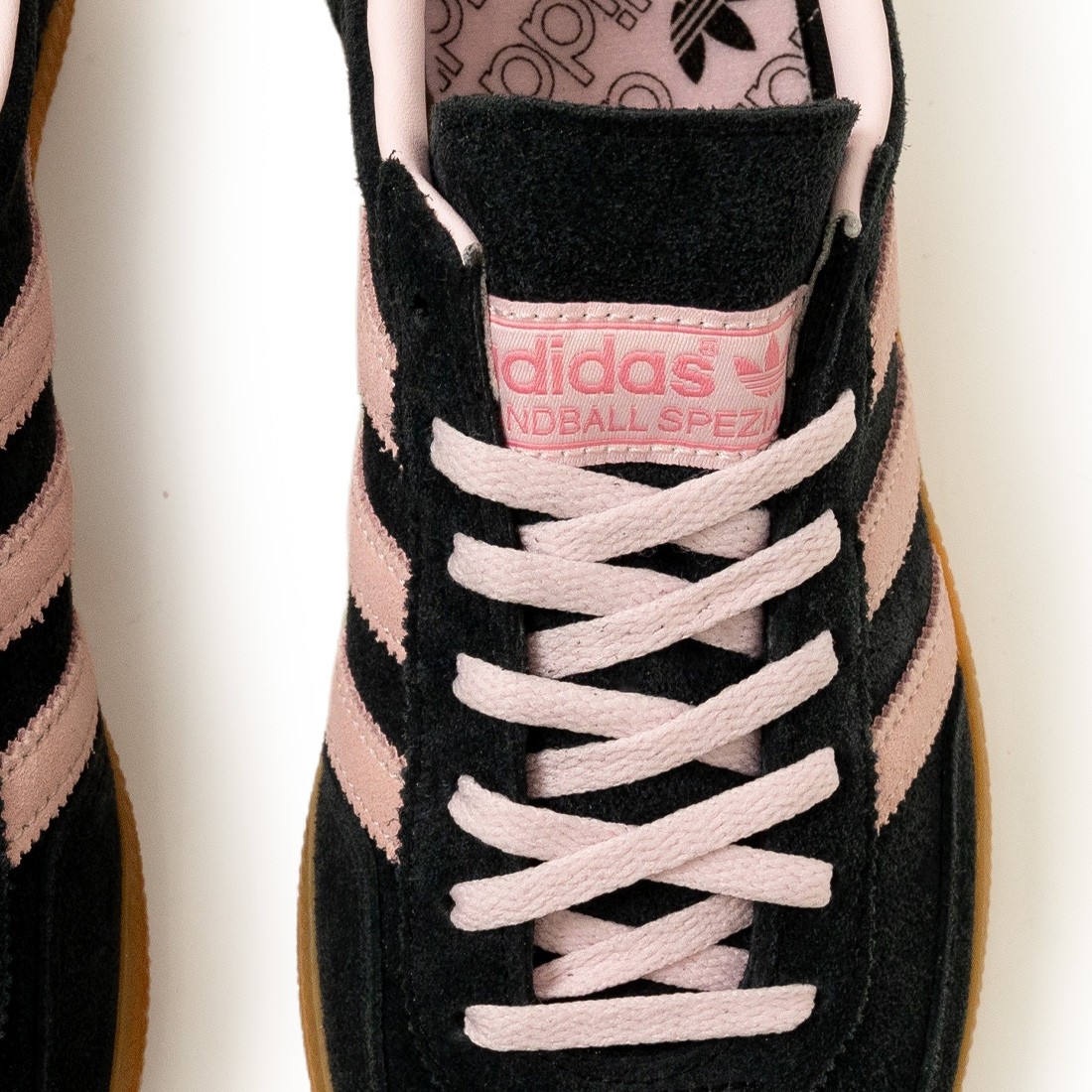 (WMNS) adidas Handball Spezial 'Black Clear Pink Gum' IE5897
