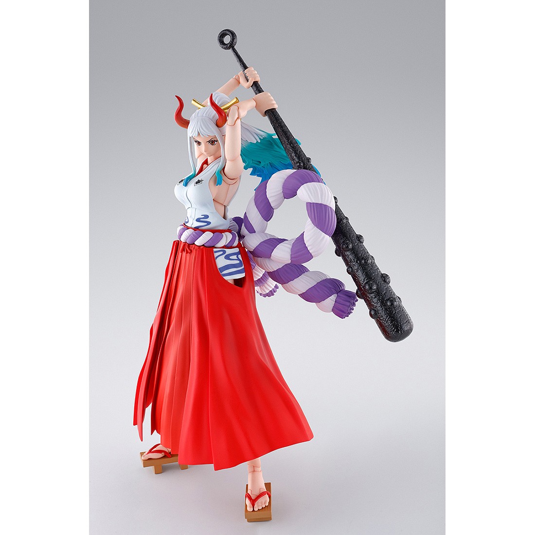 Bandai S.H.Figuarts One Piece Yamato Figure red
