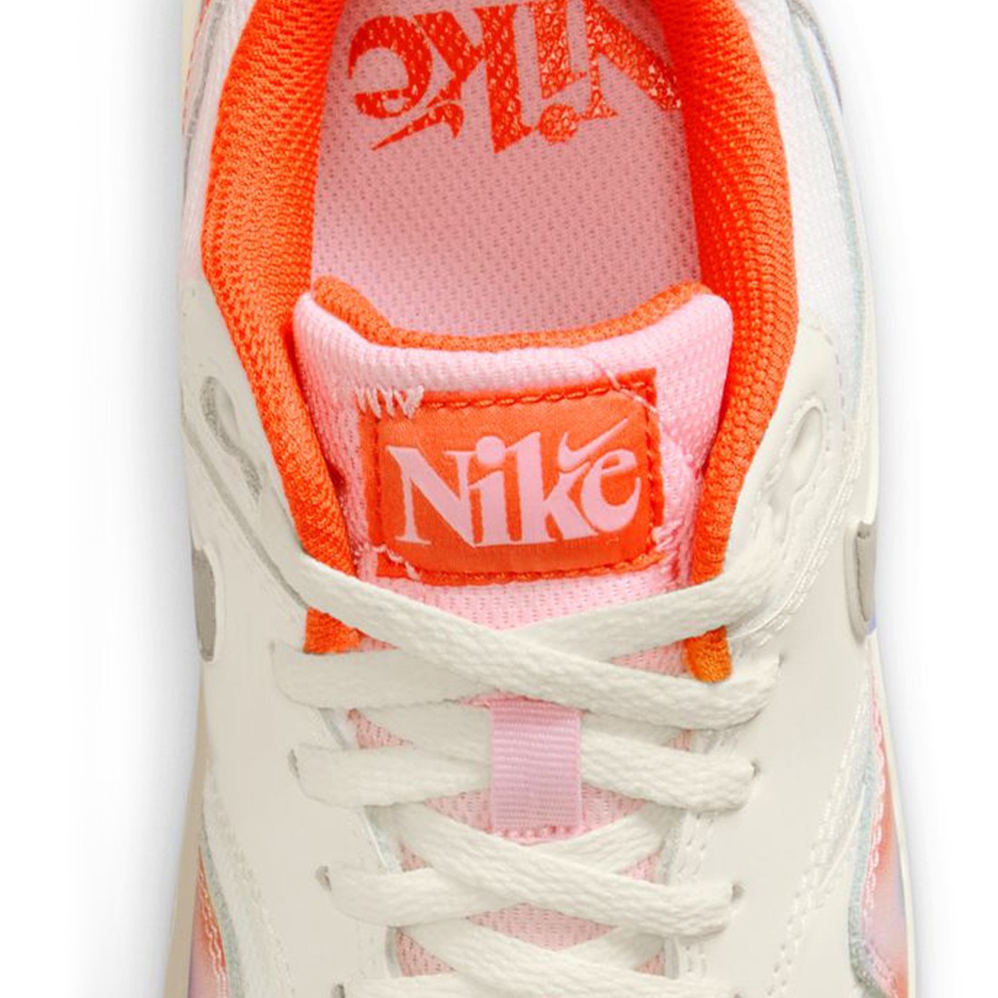 Nike Space Hippie 04 Flyknit Sneakers rosa