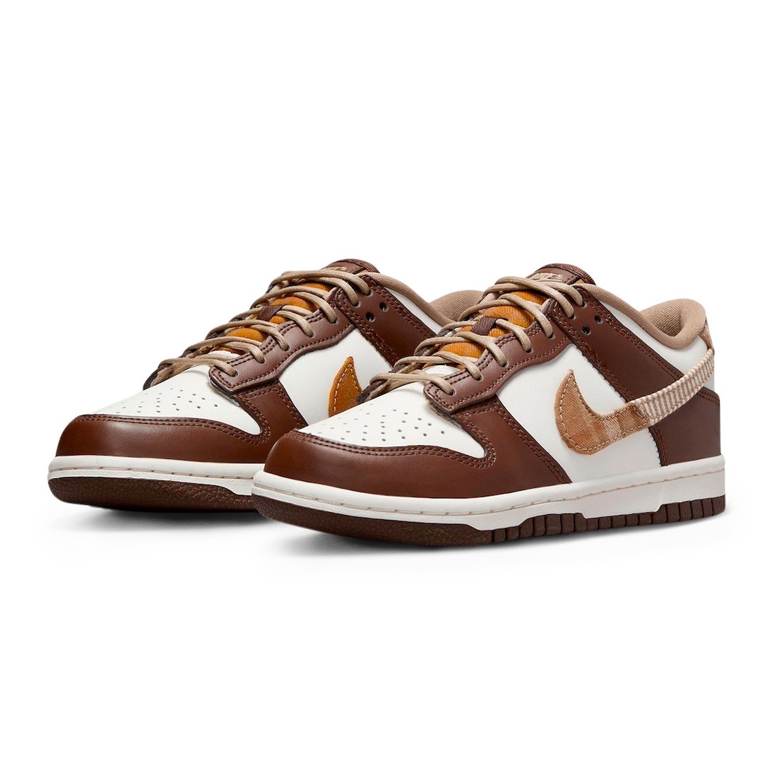Nike Big Kids Dunk Low (Gs) (sail / multi-color-sail-cacao wow)