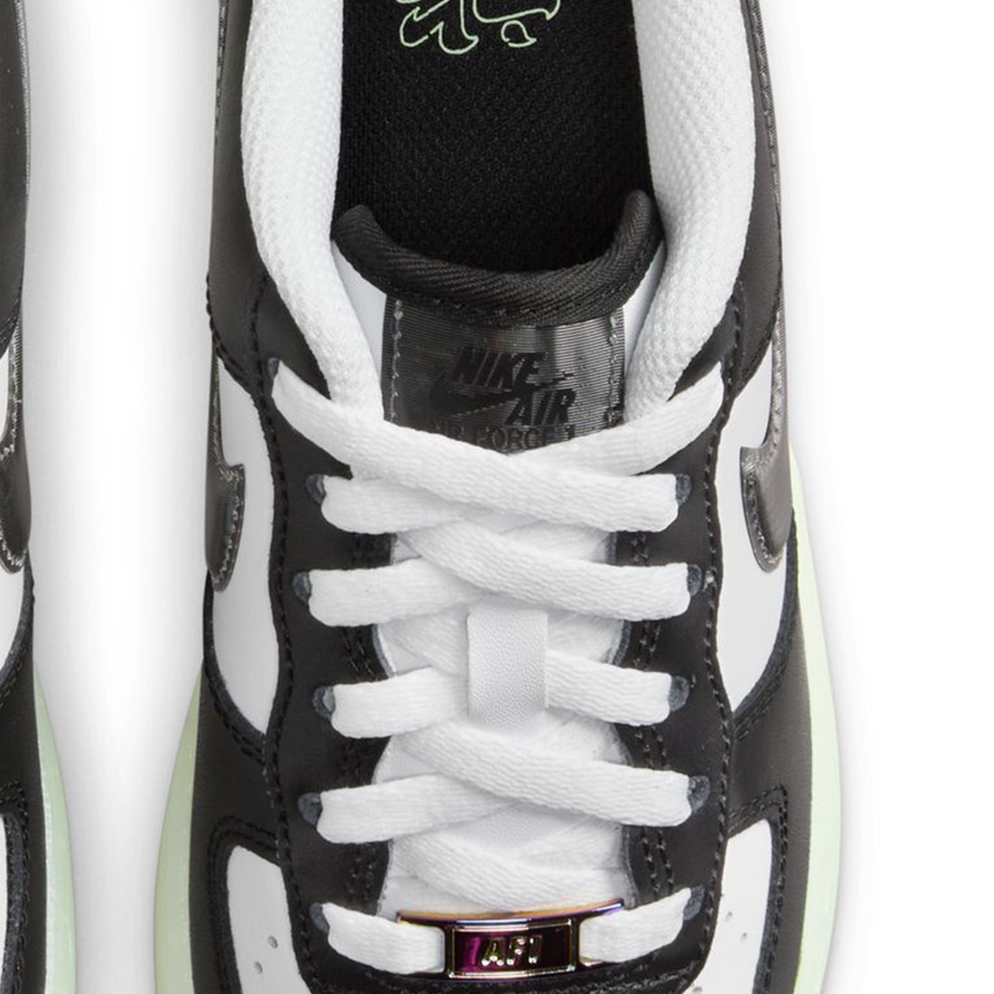 Nike Big Kids Air Force 1 Lv8 (Gs) (white / black-vapor green)