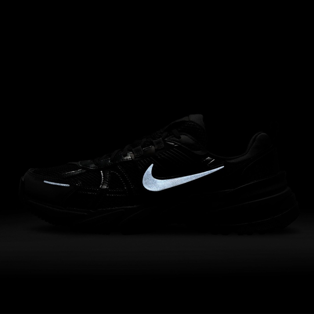 nike men v2k run black dk smoke grey anthracite nike men v2k run black dk smoke grey anthracite