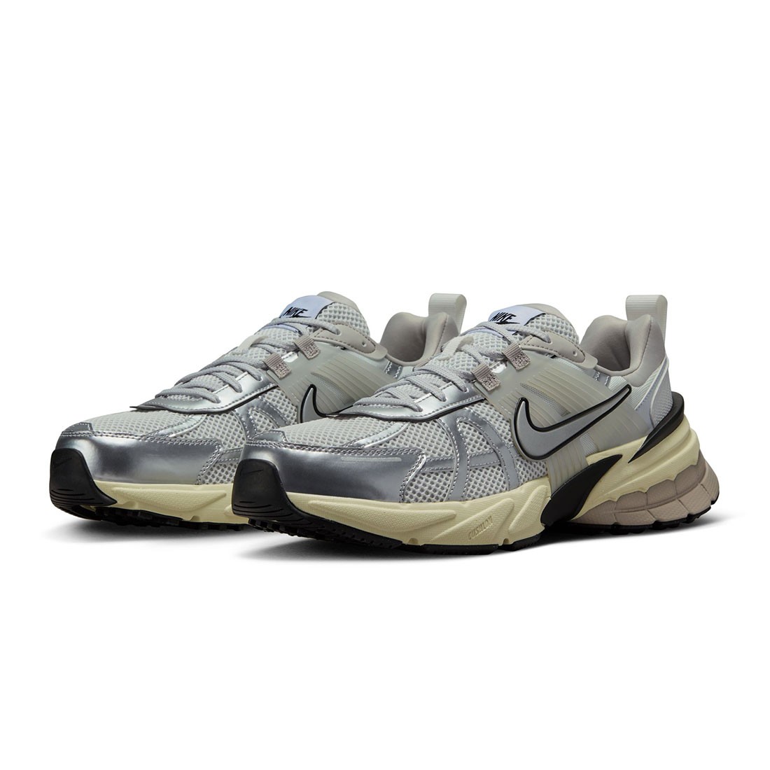 Nike Men V2K Run (summit white / metallic silver)