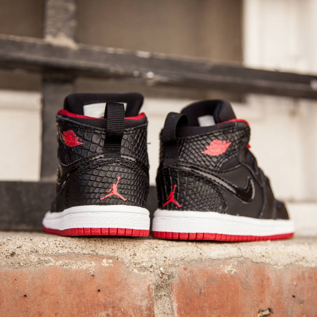 Jordan Toddlers Jordan 1 Retro High black white gym red