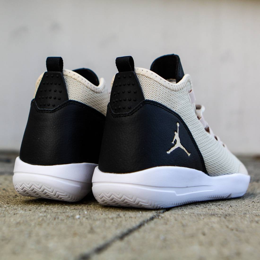 jordan reveal black white