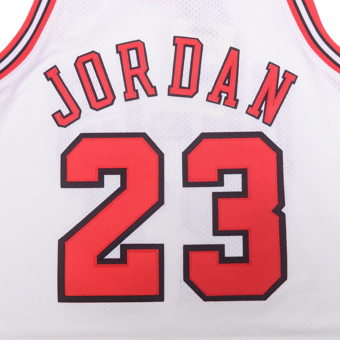 Mitchell and Ness x NBA Men Chicago Bulls Michael Jordan Jersey - White 94 (White)
