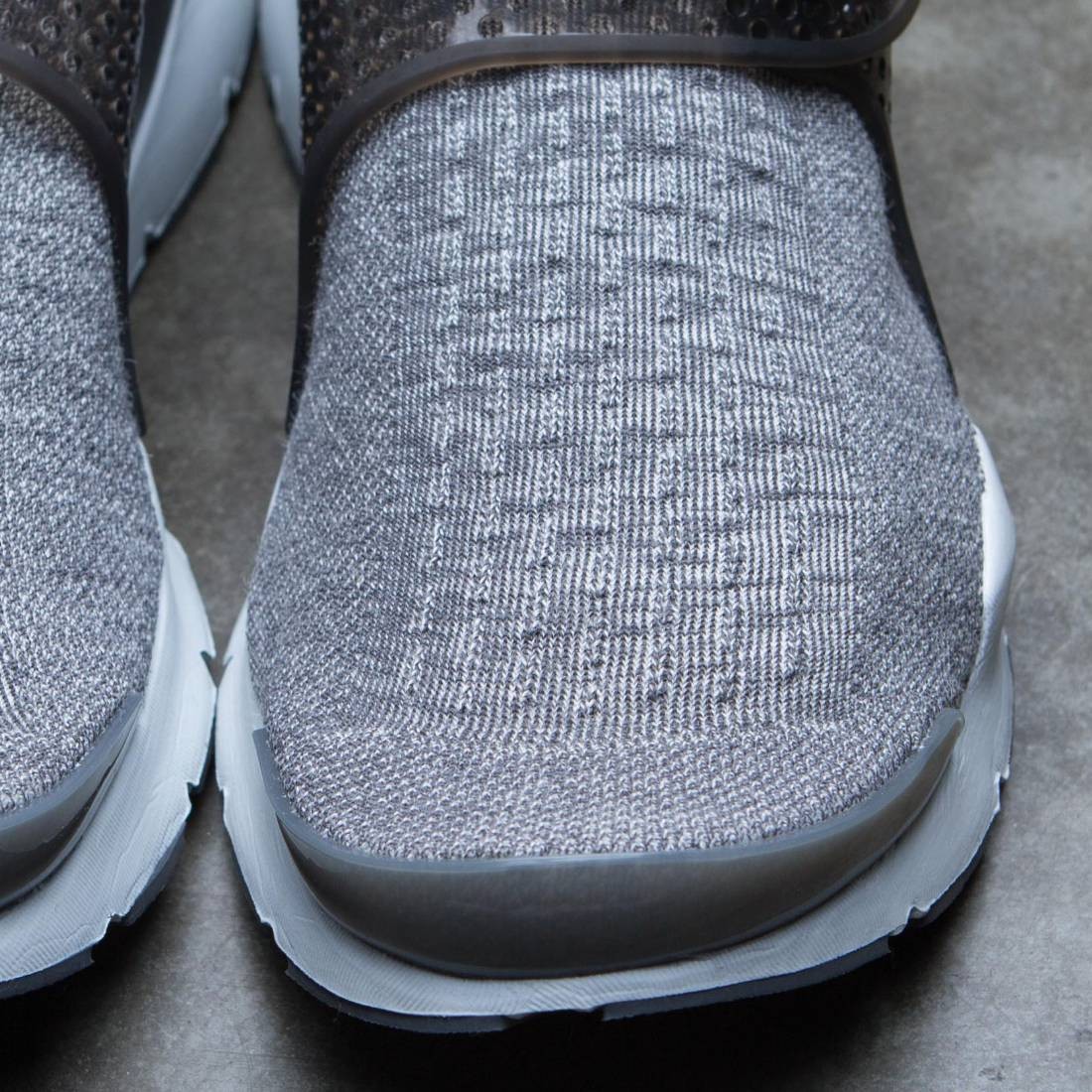 Remolque Fanático hijo Nike Men Sock Dart Se Premium (dark grey / black-pure platinum-aluminum)