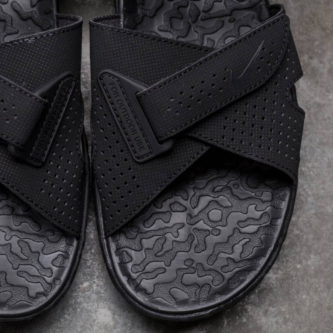 nike acg deschutz black