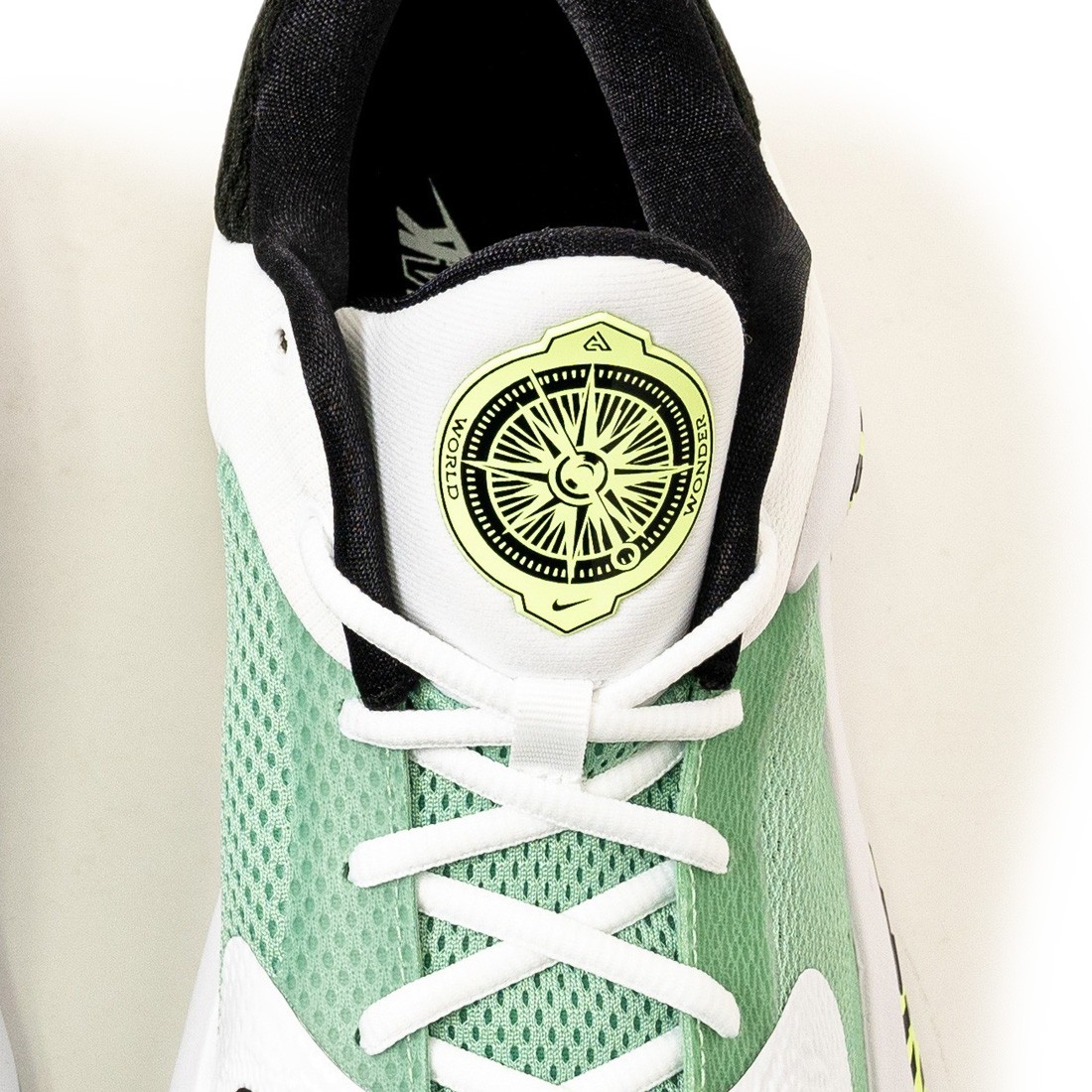 Zoom 2k white/barely volt-ghost aqua deals