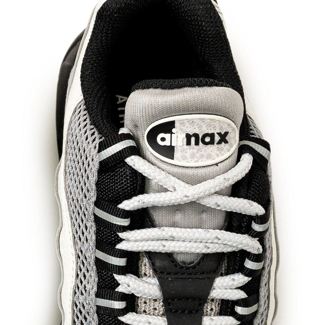 Nike Women Air Max 95 Lx (lt smoke grey / black-photon dust-sail)
