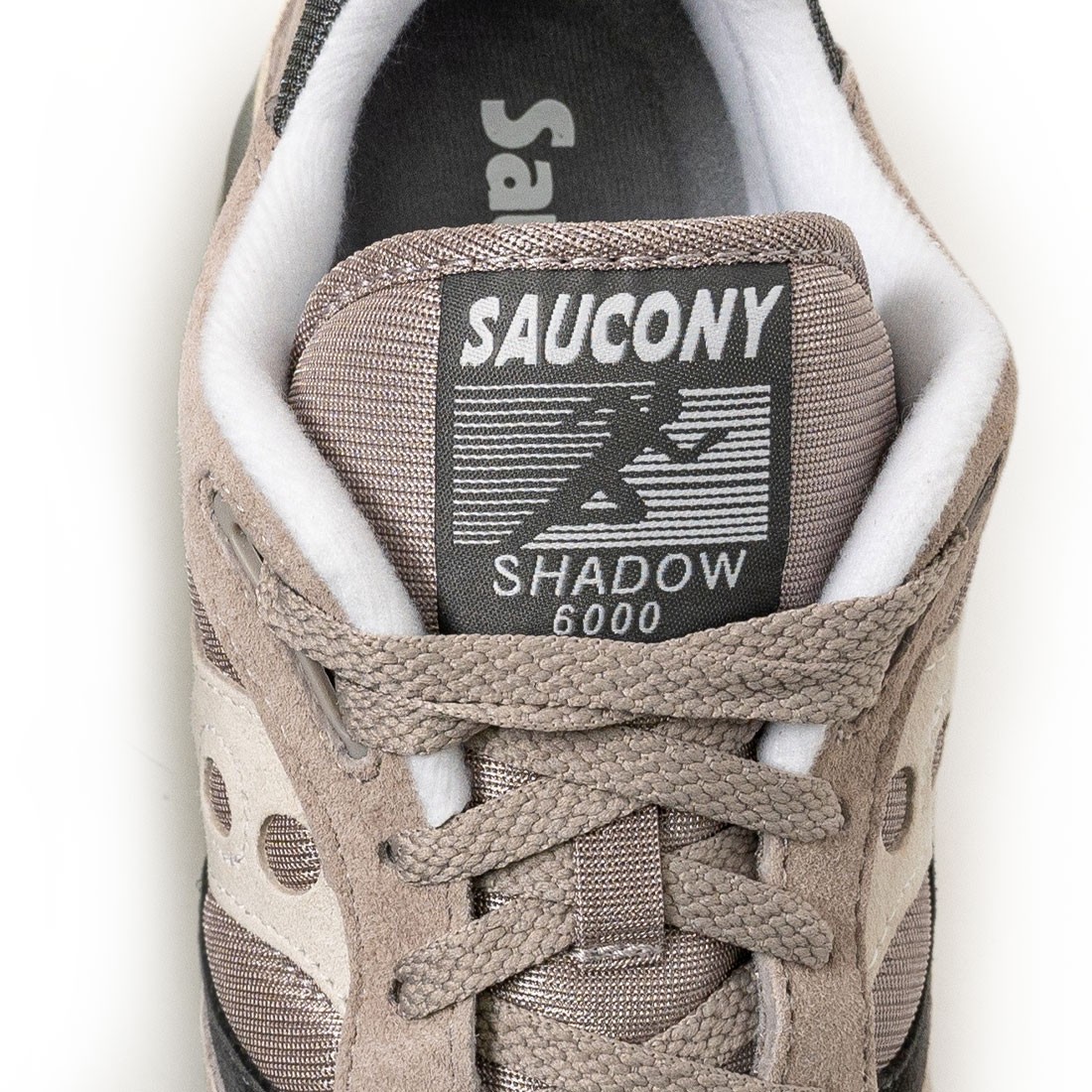 Saucony hotsell shadow 46