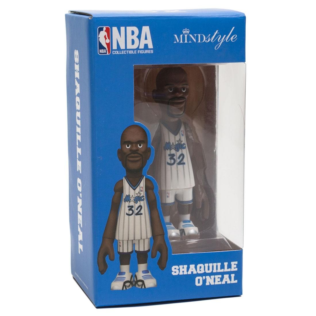 white shaquille o'neal