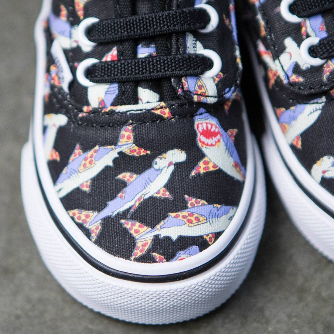 Vans Toddlers Authentic V Lace - Pizza Sharks black true white