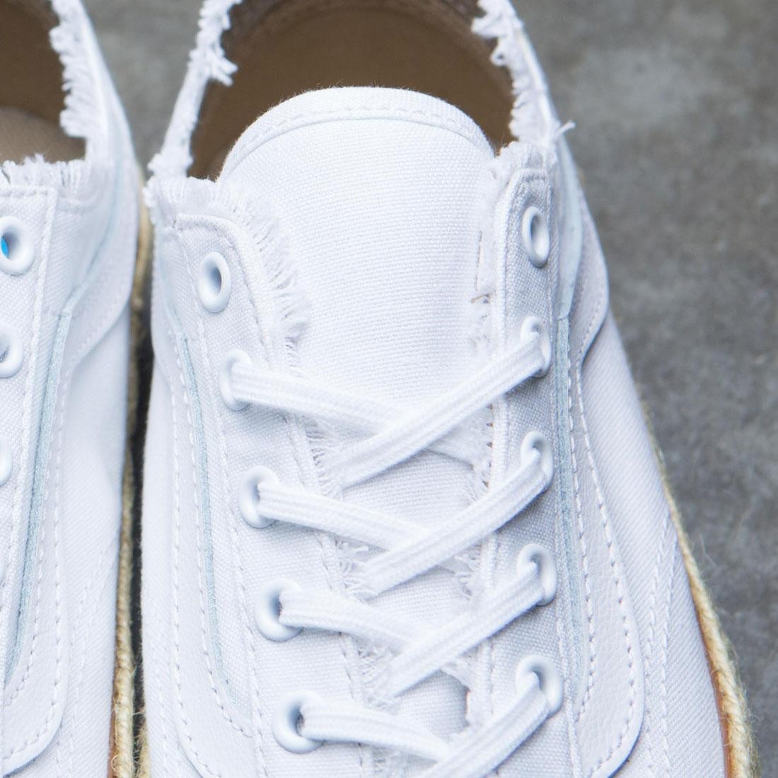 Vans decon white 2025
