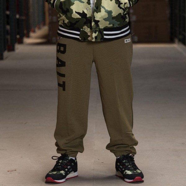 BAIT Basics Sweatpants (olive)