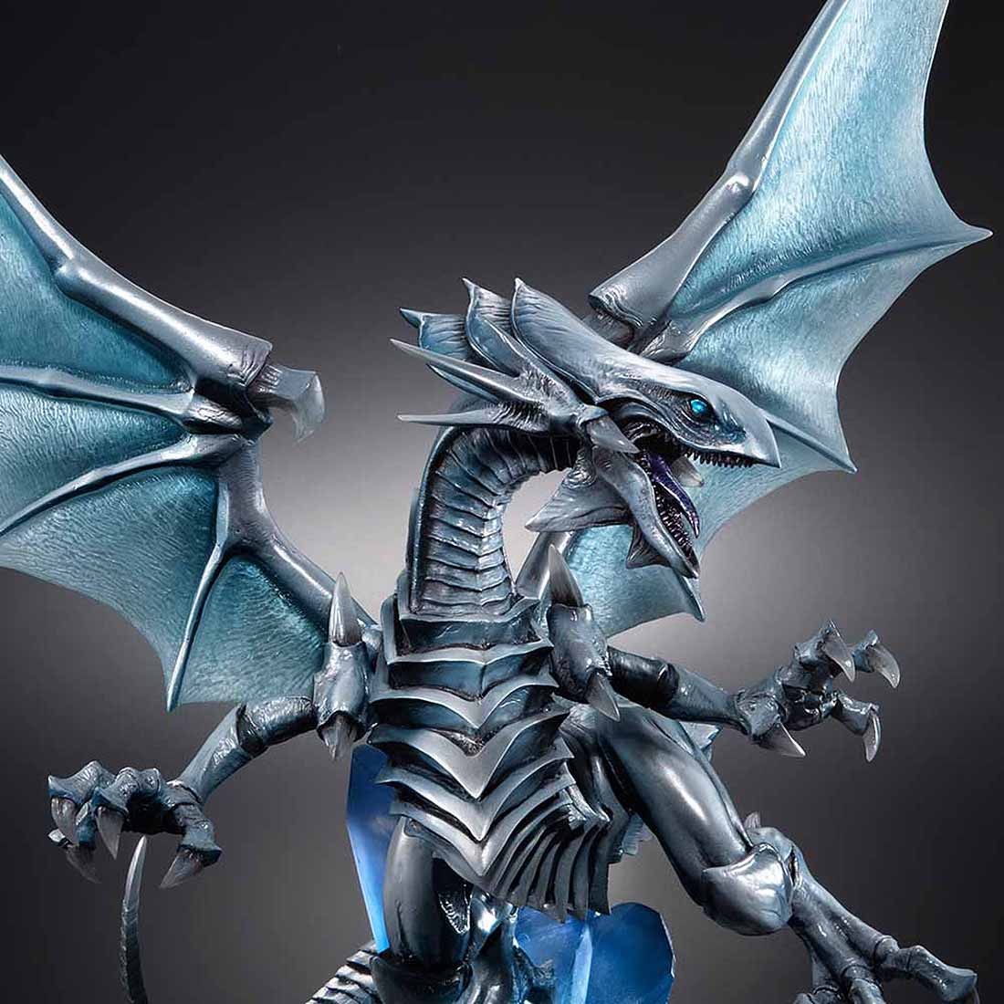 Preorder Megahouse Art Works Monsters Yu Gi Oh Duel Monsters Blue Eyes  White Dragon Holographic Edition Figure Blue