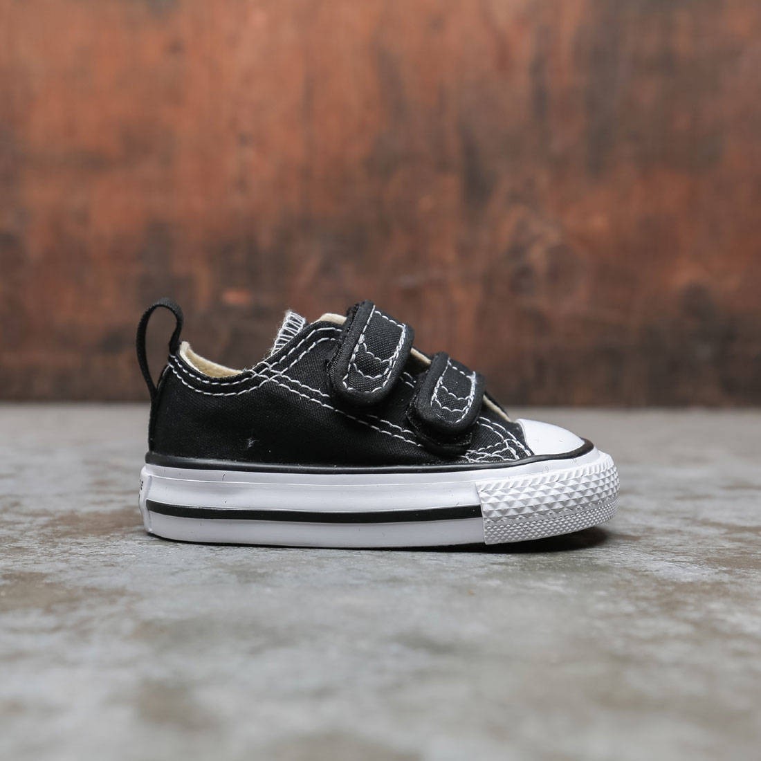 boys black velcro converse