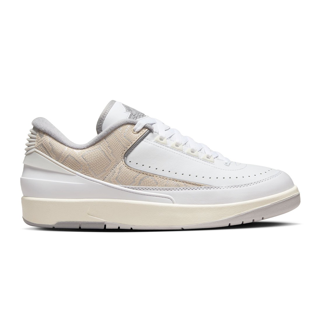 Air Jordan 2 Retro Low Men (white / cement grey-sanddrift-neutral grey)