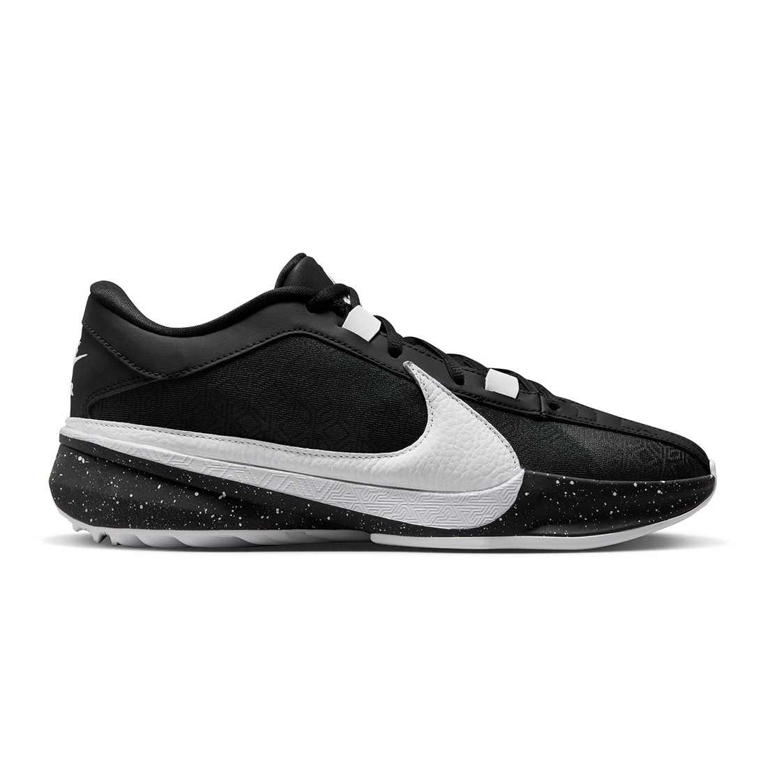 Nike metcon 5 hot sale black and white