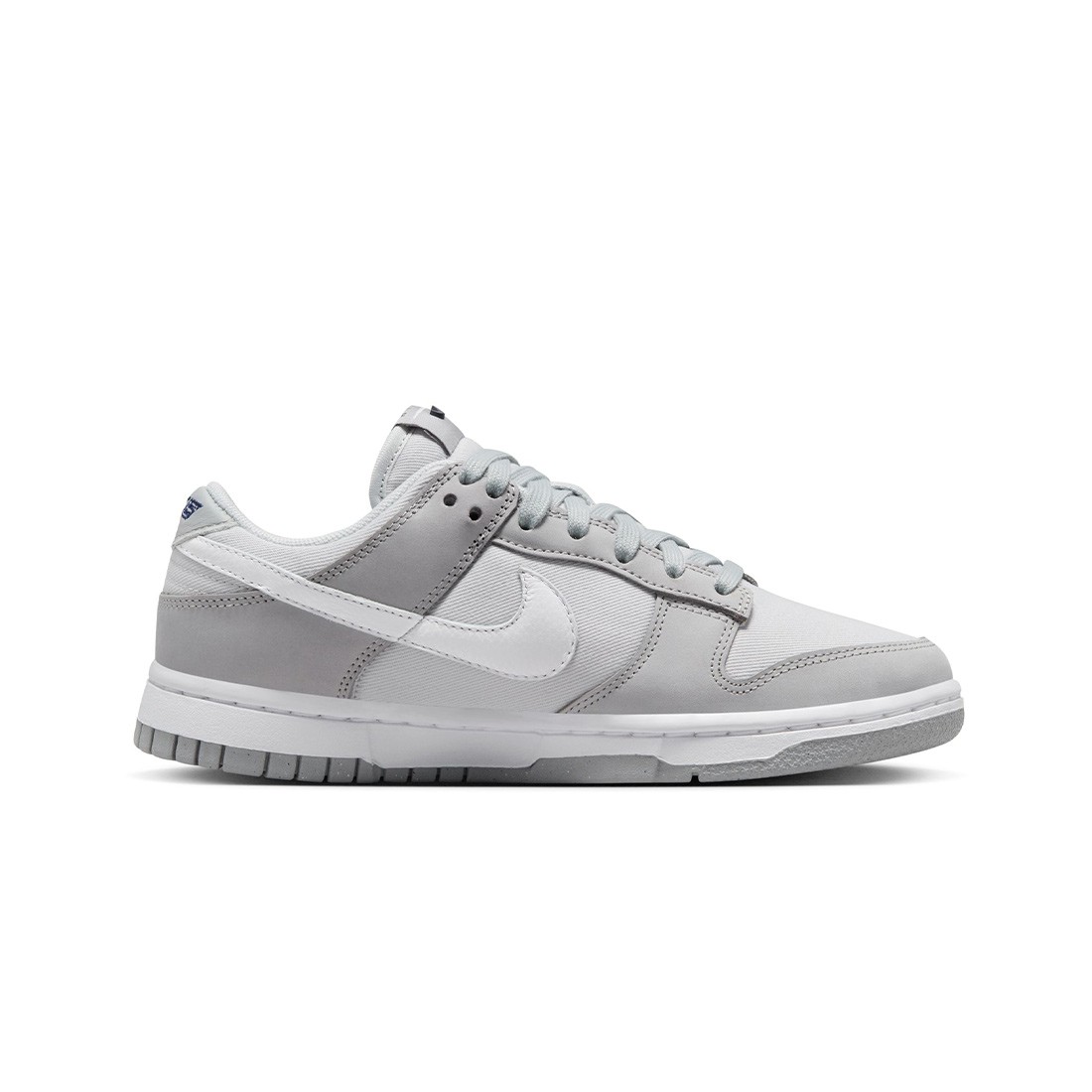 Nike Women W Nike Dunk Low Lx Nbhd (lt smoke grey / white-photon dust)