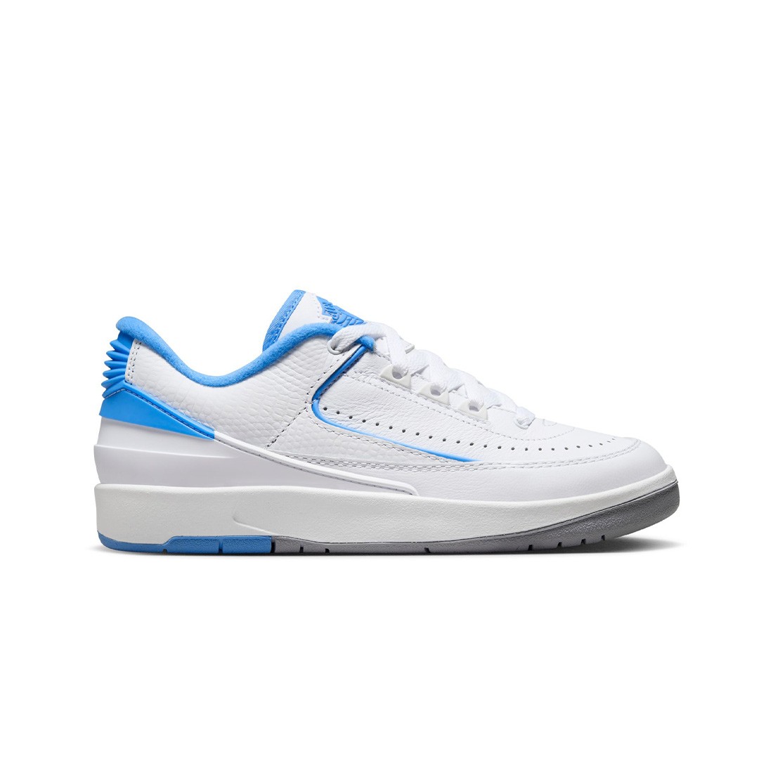 Jordan Big Kids AIR JORDAN 2 RETRO LOW (GS) (white / university blue-cement grey)