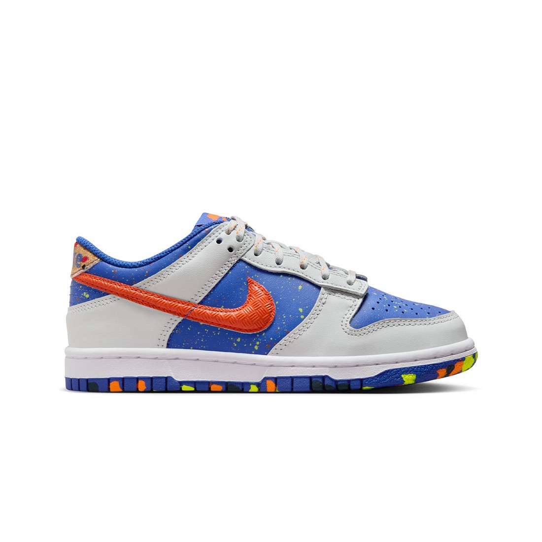 Nike Big Kids Dunk Low Bg (photon dust / total orange-astronomy blue)