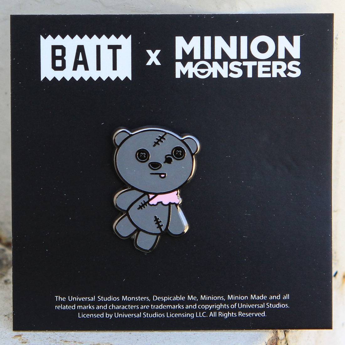 Cheap Cerbe Jordan Outlet x Minion Monsters ZombieTim Bear Pin (gray)