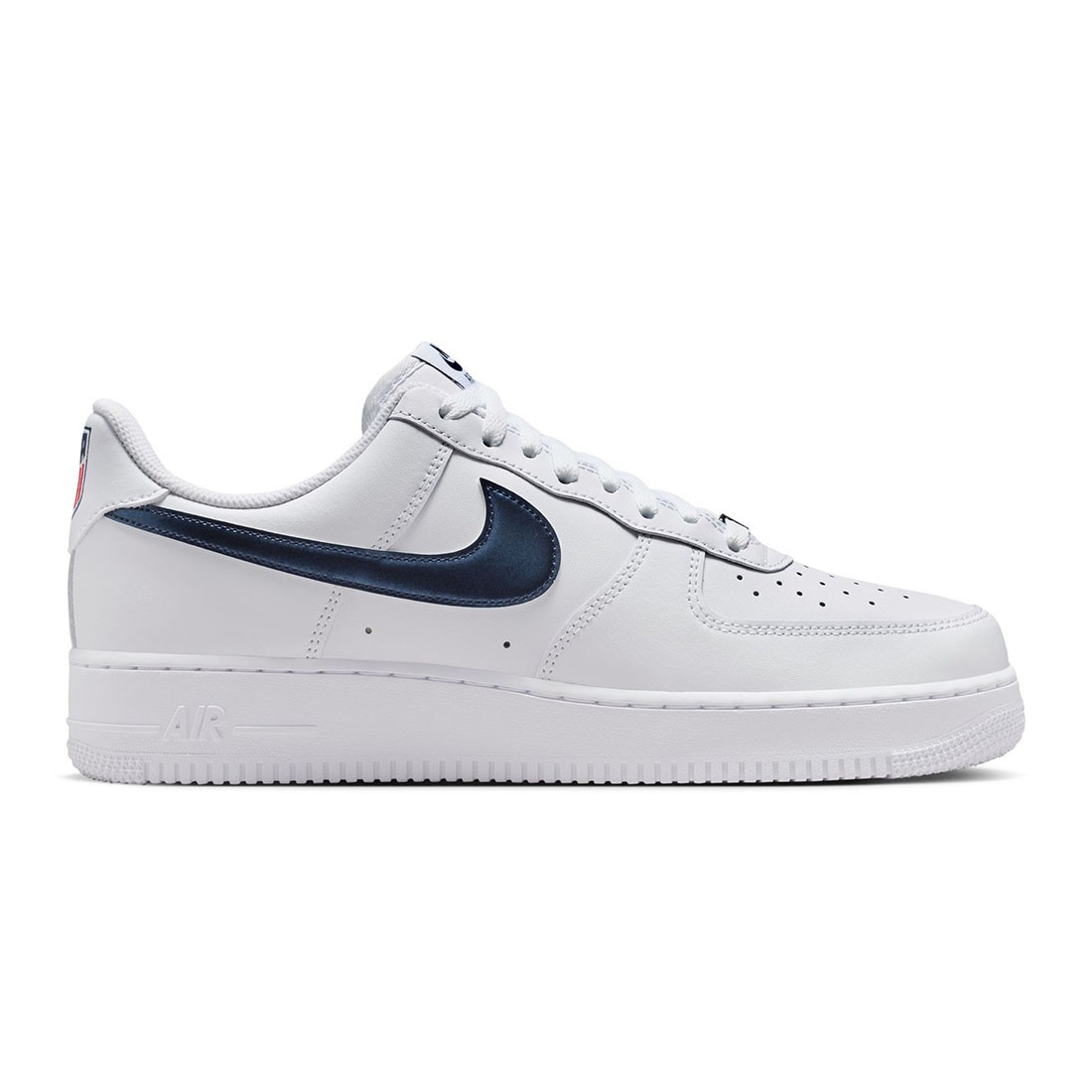 Nike Men Air Force 1 '07 Lv8 (white / midnight navy-university red)