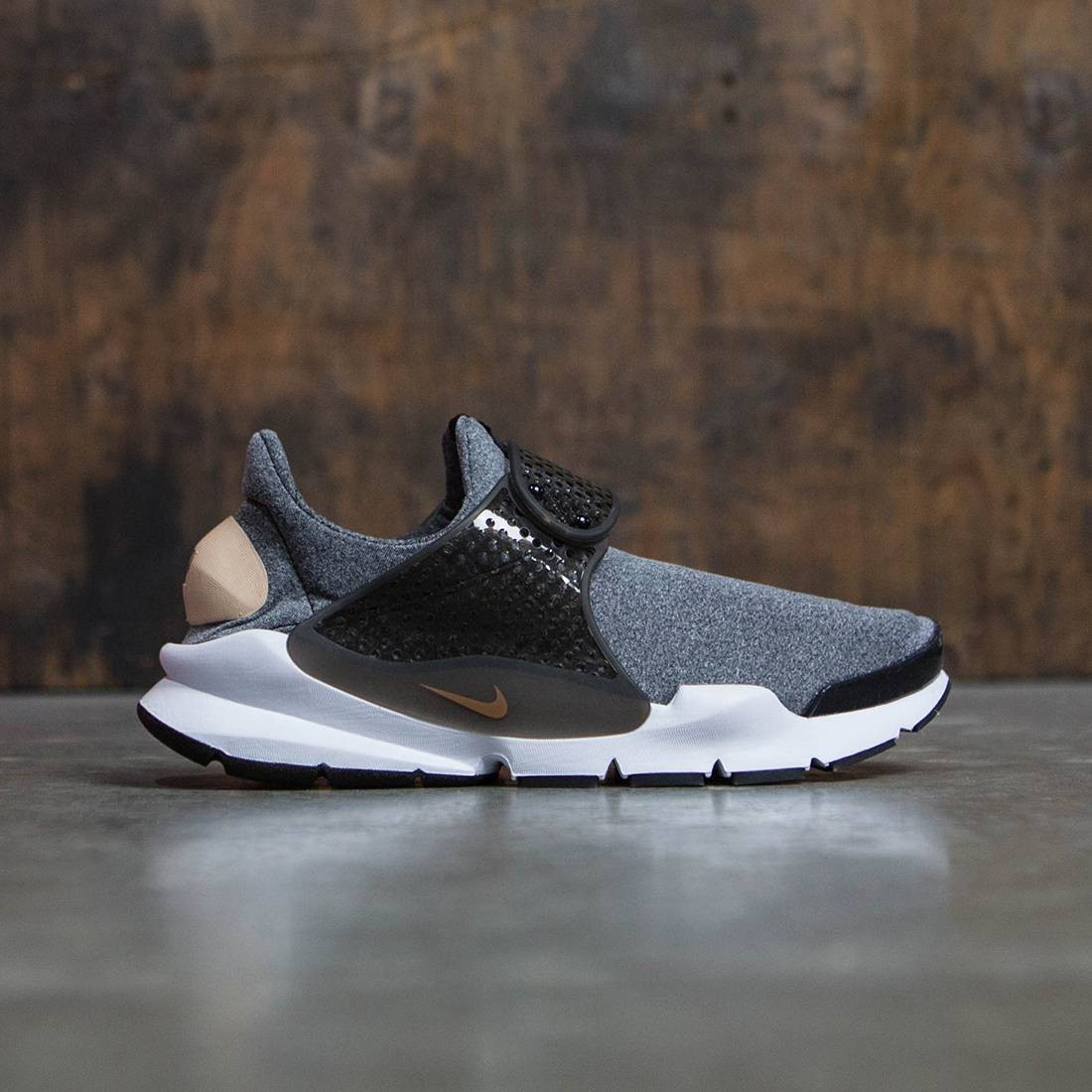 pagar Movilizar equilibrado Nike Women Sock Dart Se (black / vachetta tan-black-white)