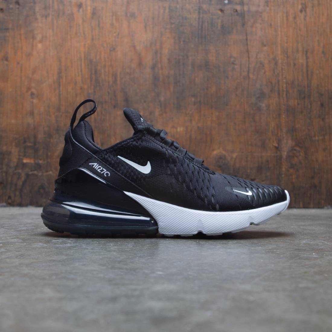 Air max 270 hot sale black and white