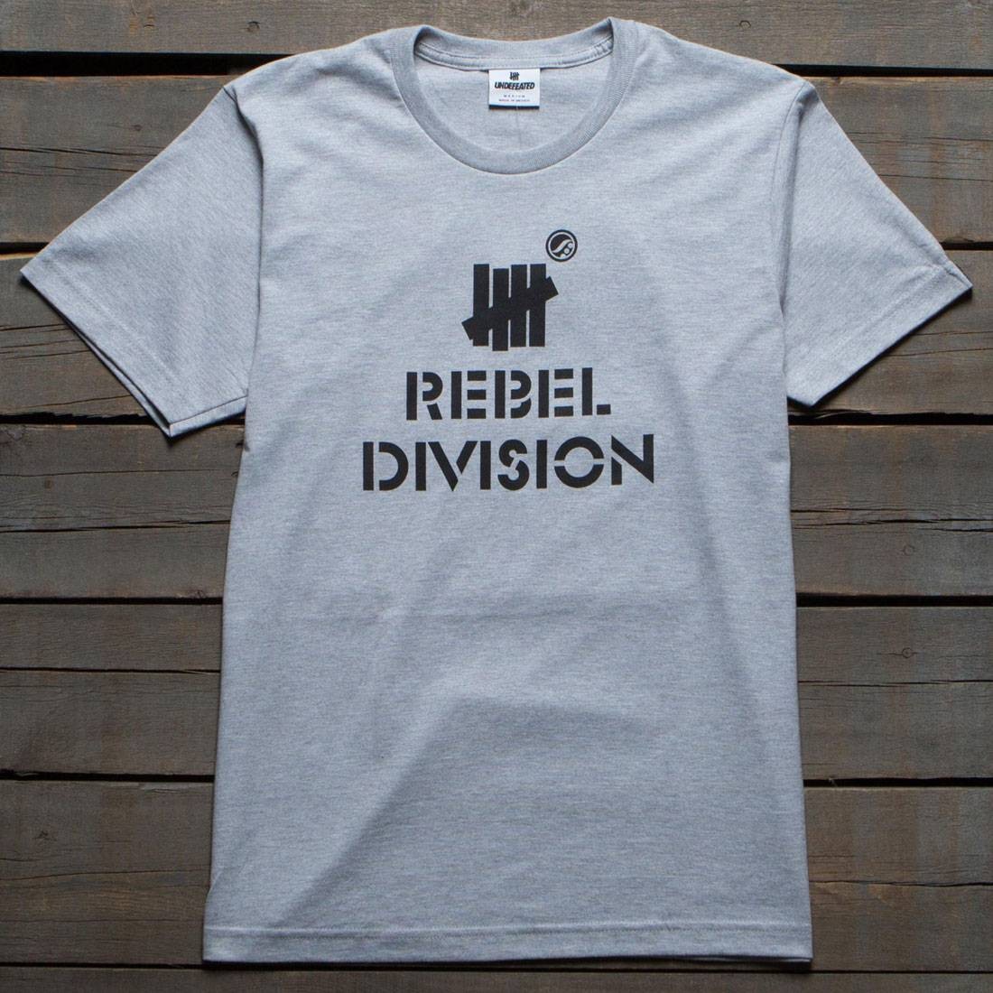 Undefeated x SYR Men Rebel Division Tee (gray / heather)