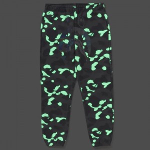 A Bathing Ape Men City Camo Shark Sweat Pants (gray)