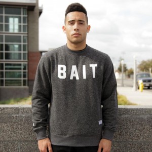 BAIT Invisible Pockets Fitted Crewneck (black)