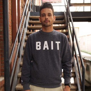 BAIT Invisible Pockets Fitted Crewneck (navy)