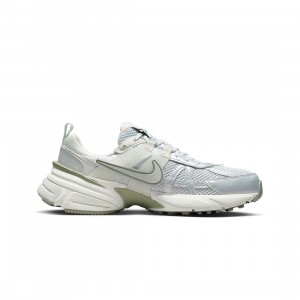 Nike Women V2K Run (photon dust / light silver-summit white)