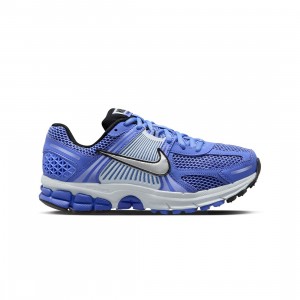 Nike Women Zoom Vomero 5 (royal pulse / mtlc platinum-football grey)
