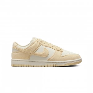 Nike Women Dunk Low (soft pearl / beach-pale ivory-white)