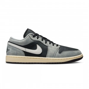 AIR JORDAN 1 LOW SE Men (lt smoke grey / black-sail-muslin)