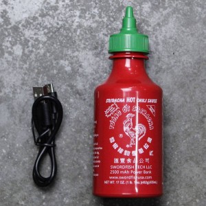 CerbeShops x Sriracha Bottle External Power Bank 2500mAh - Convention Exclusive (red)