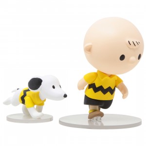 Medicom UDF Peanuts Series 11 Charlie Brown And Snoopy Figure (yellow)