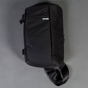 Incase DSLR Sling Pack - Nylon (black)